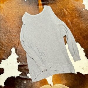 Grey heavy sweater, long